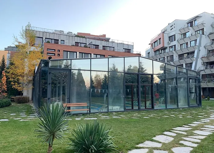 Sliver Next To Paradise Mall And Metro Appartement *