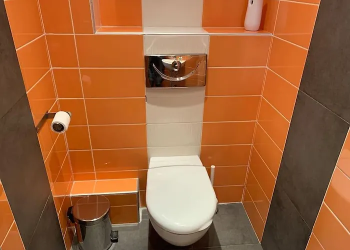 Sliver Next To Paradise Mall And Metro *